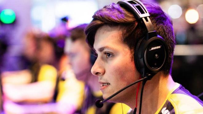 前者体现决 前者体现决