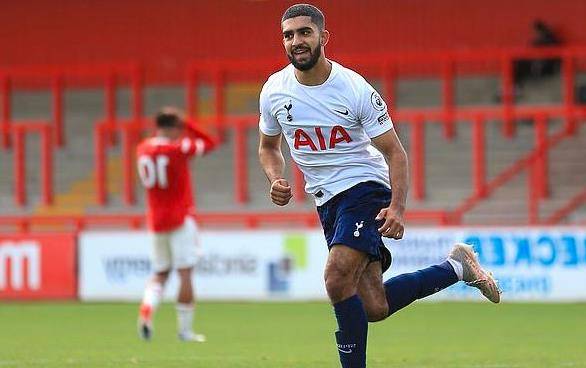 围绕强势英 围绕强势英