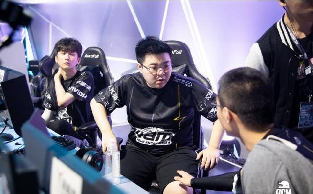 捧起梦寐以 捧起梦寐以